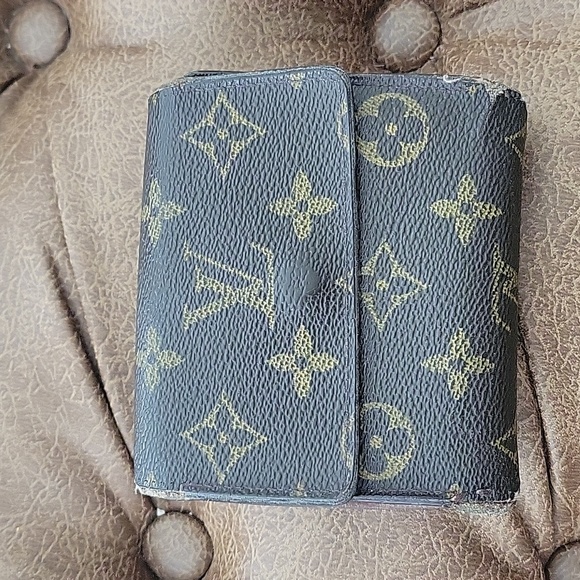 Authentic Vintage Louis Vuitton Wallet - Picture 2 of 16